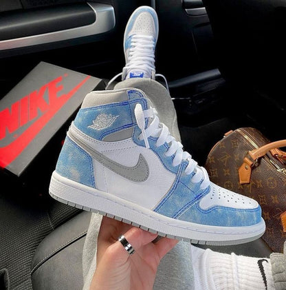 AIR JORDAN 1 high ‘HYPER ROYAL’