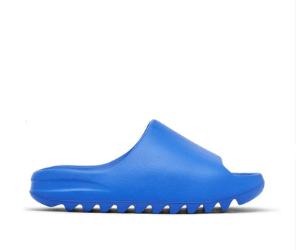 YEEZY SLIDE ‘AZURE’